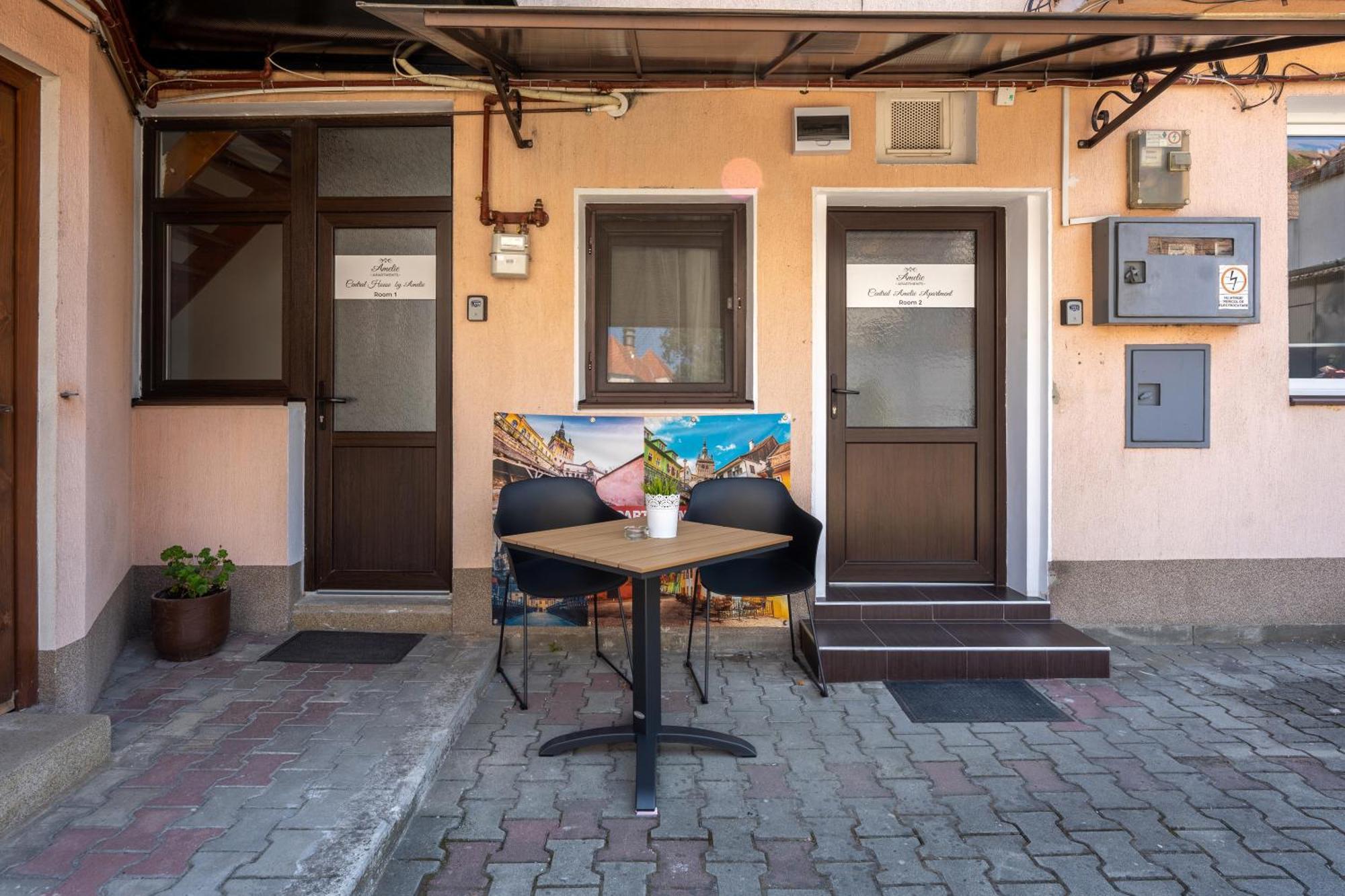 Central Amelie Accommodation シギショアラ エクステリア 写真